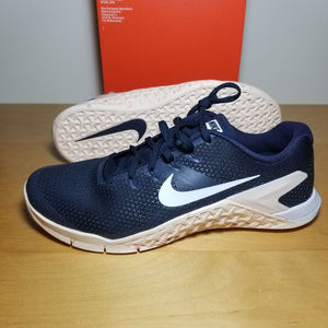 WMNS Nike Metcon 4 Obsidian/white Size 10